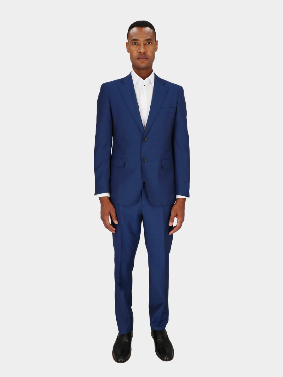 traje de dos piezas de corte entallado