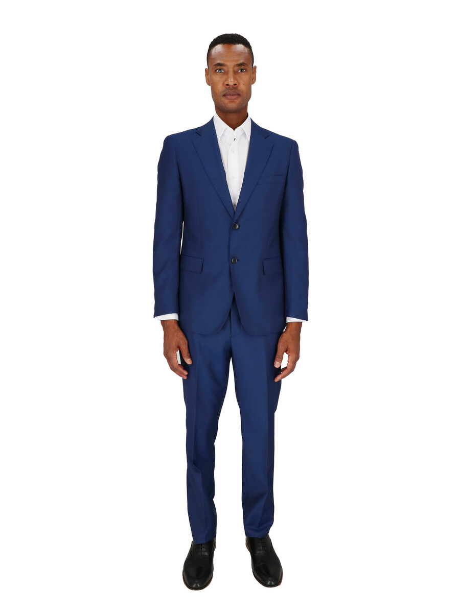 traje de dos piezas de corte entallado