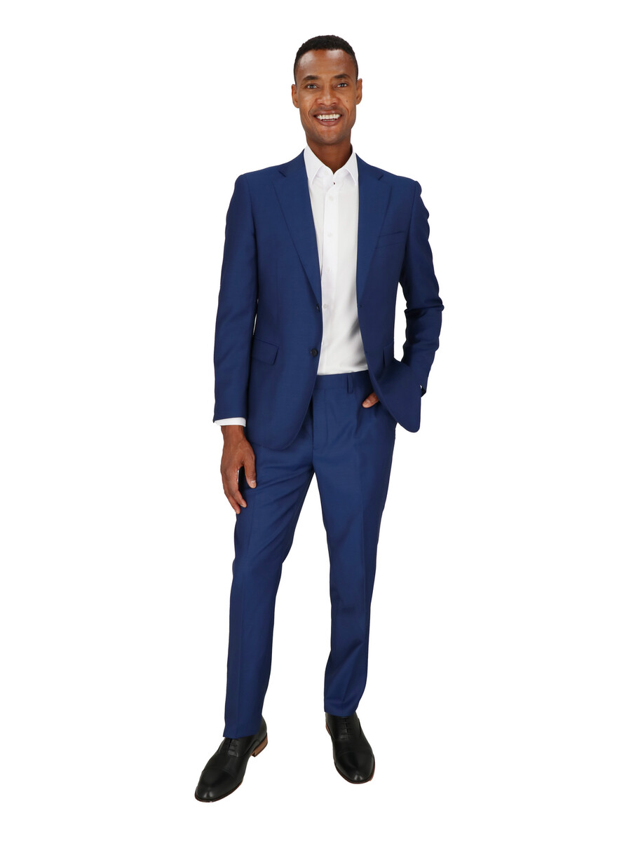 traje de dos piezas de corte entallado