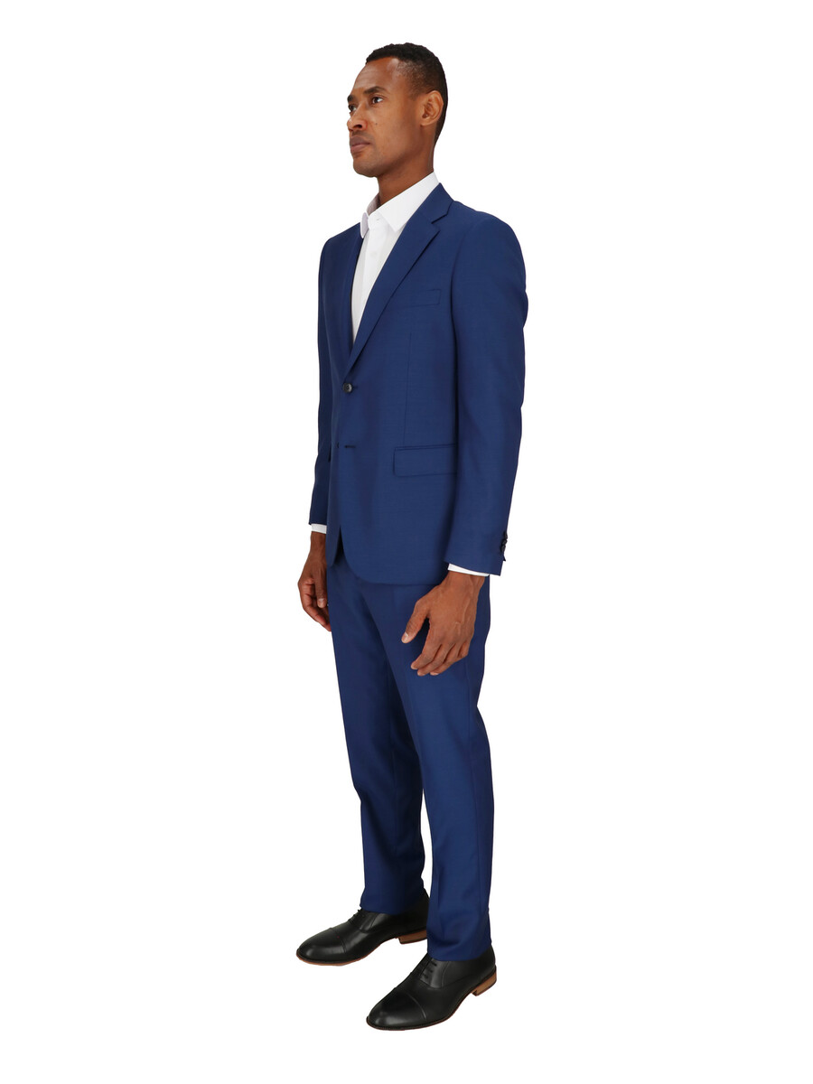 traje de dos piezas de corte entallado