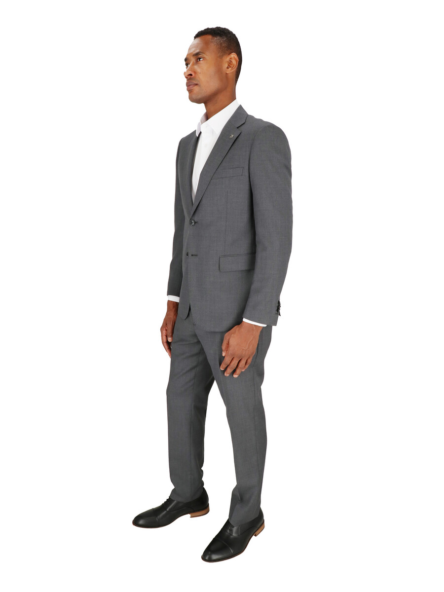 traje de dos piezas de corte entallado
