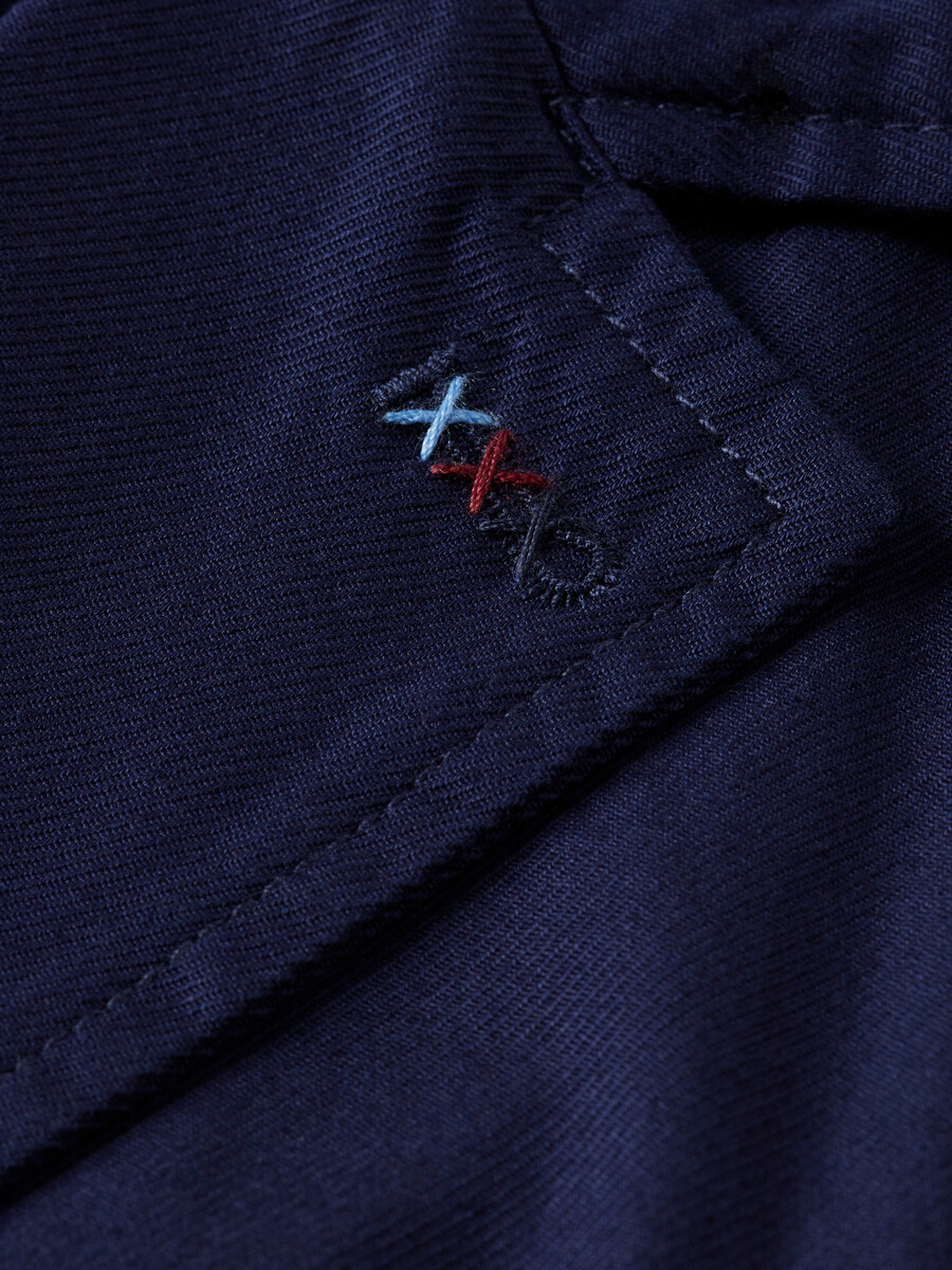 blazer de sarga de algodón sin estructura y corte relajado