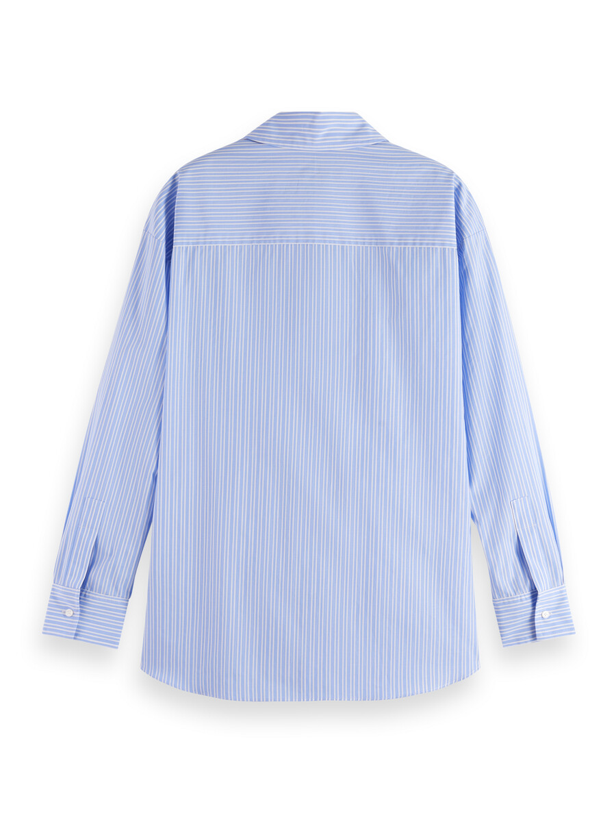 camisa de rayas anudada