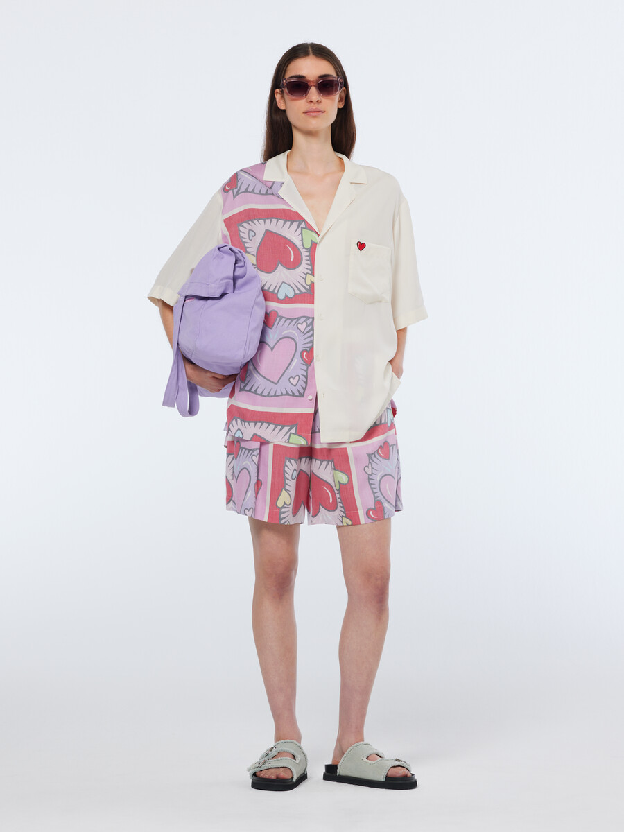 camisa con estampado de corazones de scotch soda x burton morris