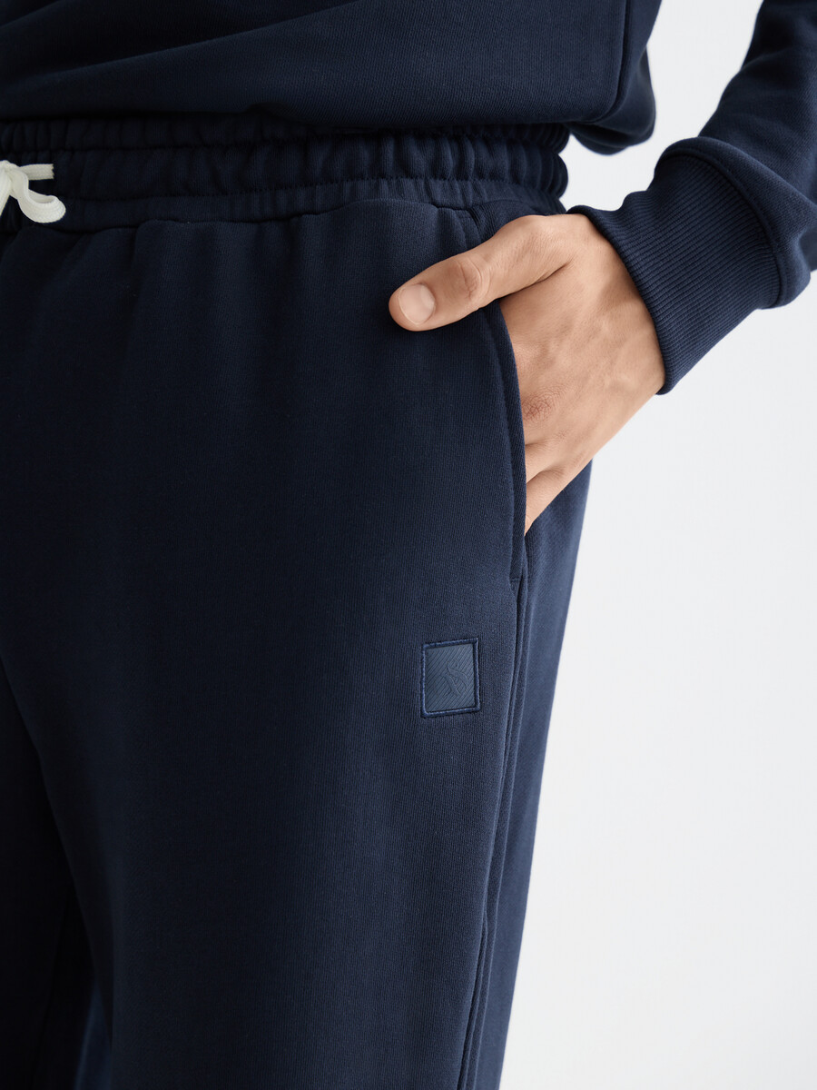 essentials — pantalones deportivos con logotipo