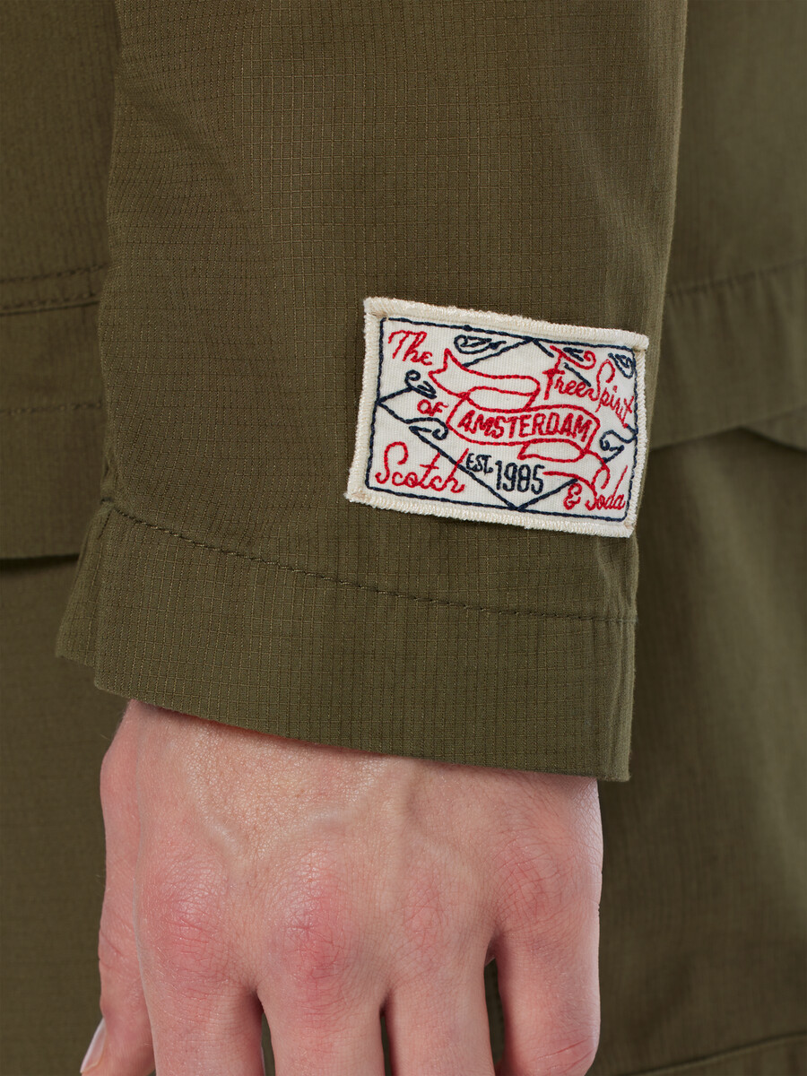 blazer militar de algodón antidesgarro sin estructura y corte relajado