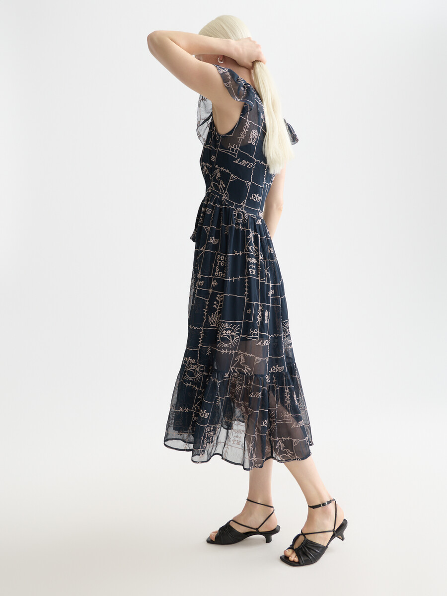 vestido midi bordado en punto de cruz