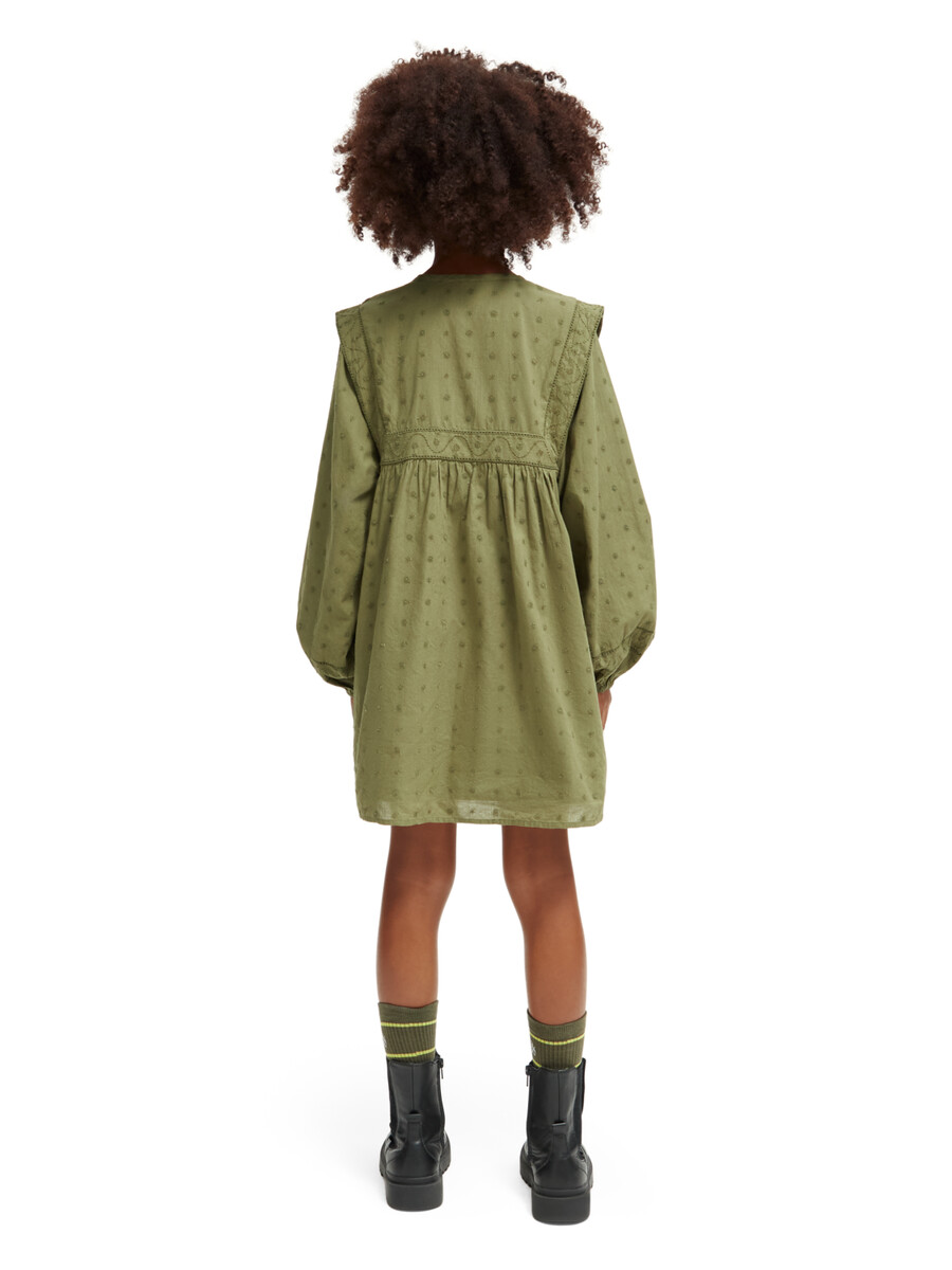 vestido de niña con paneles con bordado inglés