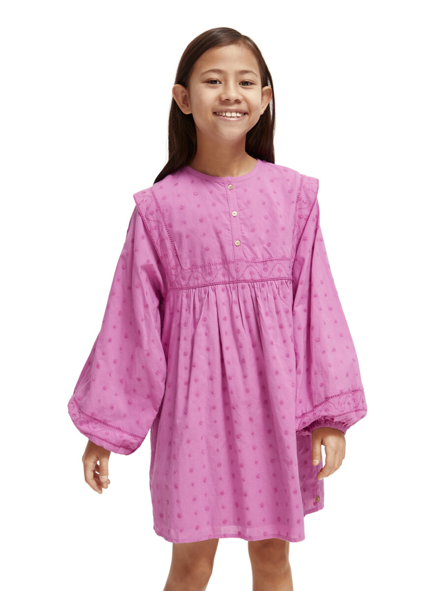vestido de niña con paneles con bordado inglés