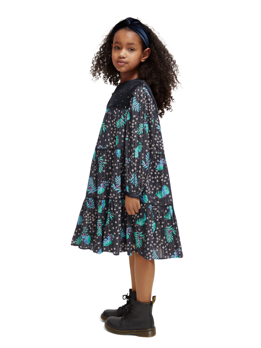 vestido de niña con detalle de terciopelo estampado por todas partes