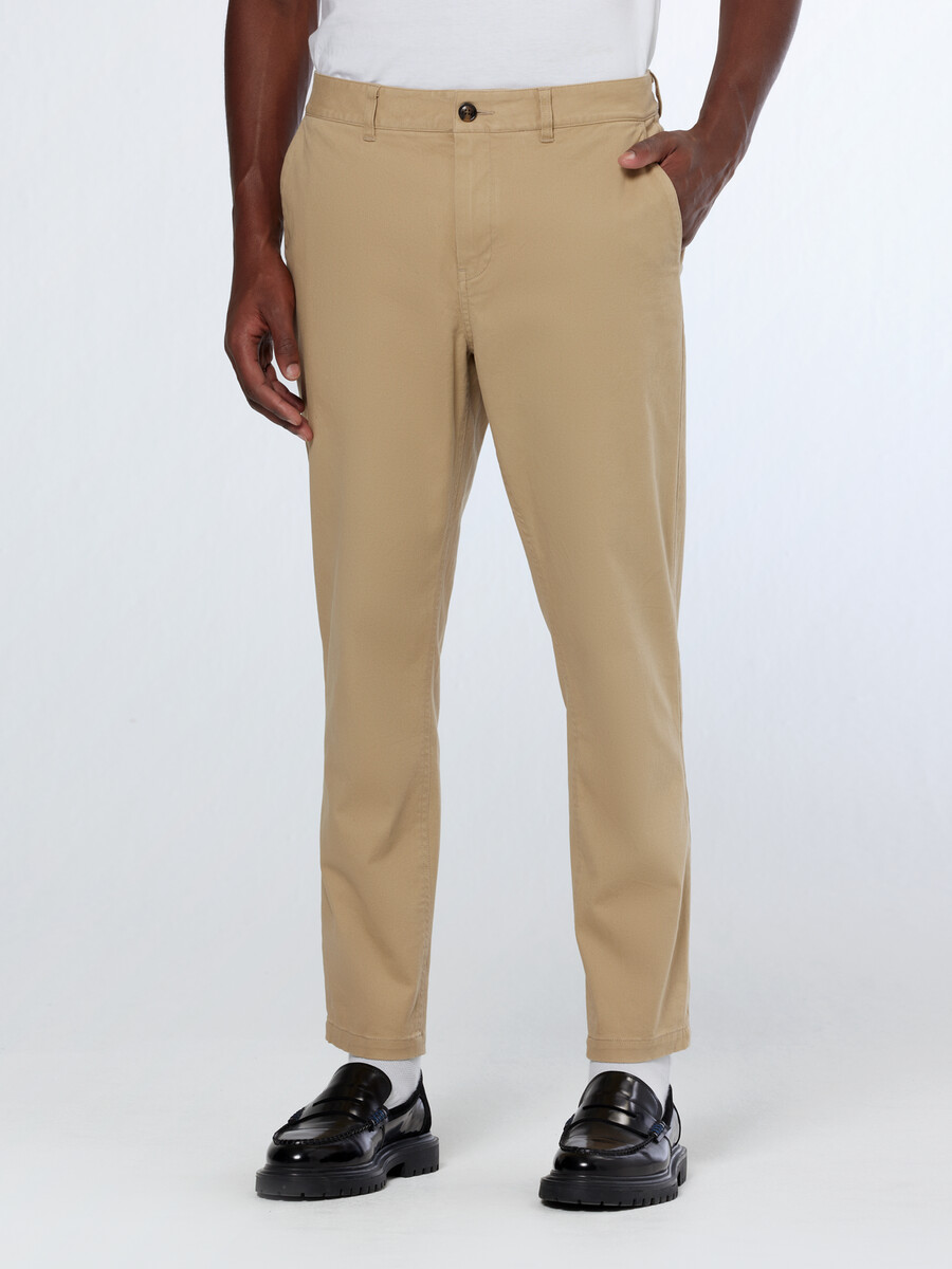 essentials — chino de sarga de mezcla de algodón drift