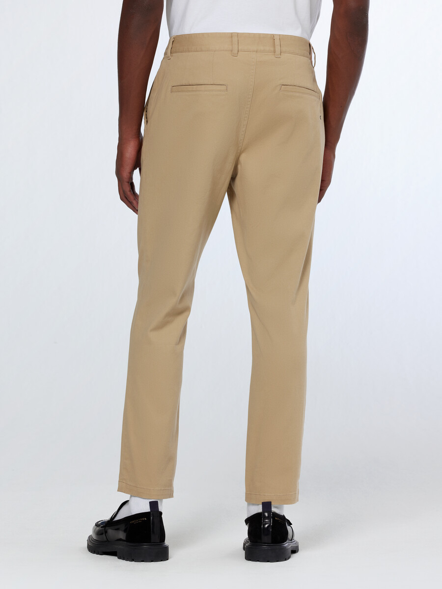 essentials — chino de sarga de mezcla de algodón drift