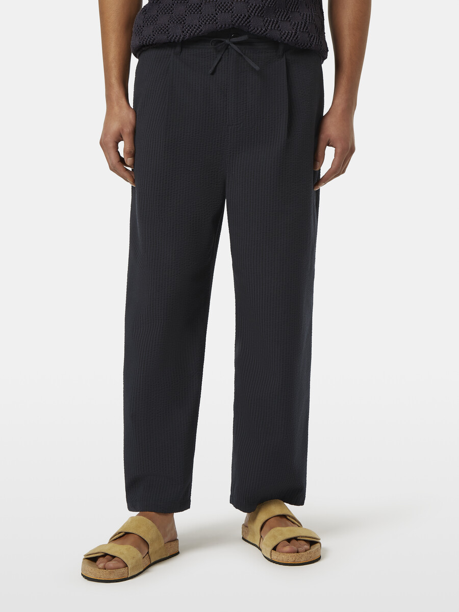 pantalón jogger recto plisado y relajado de mezcla de algodón de seersucker