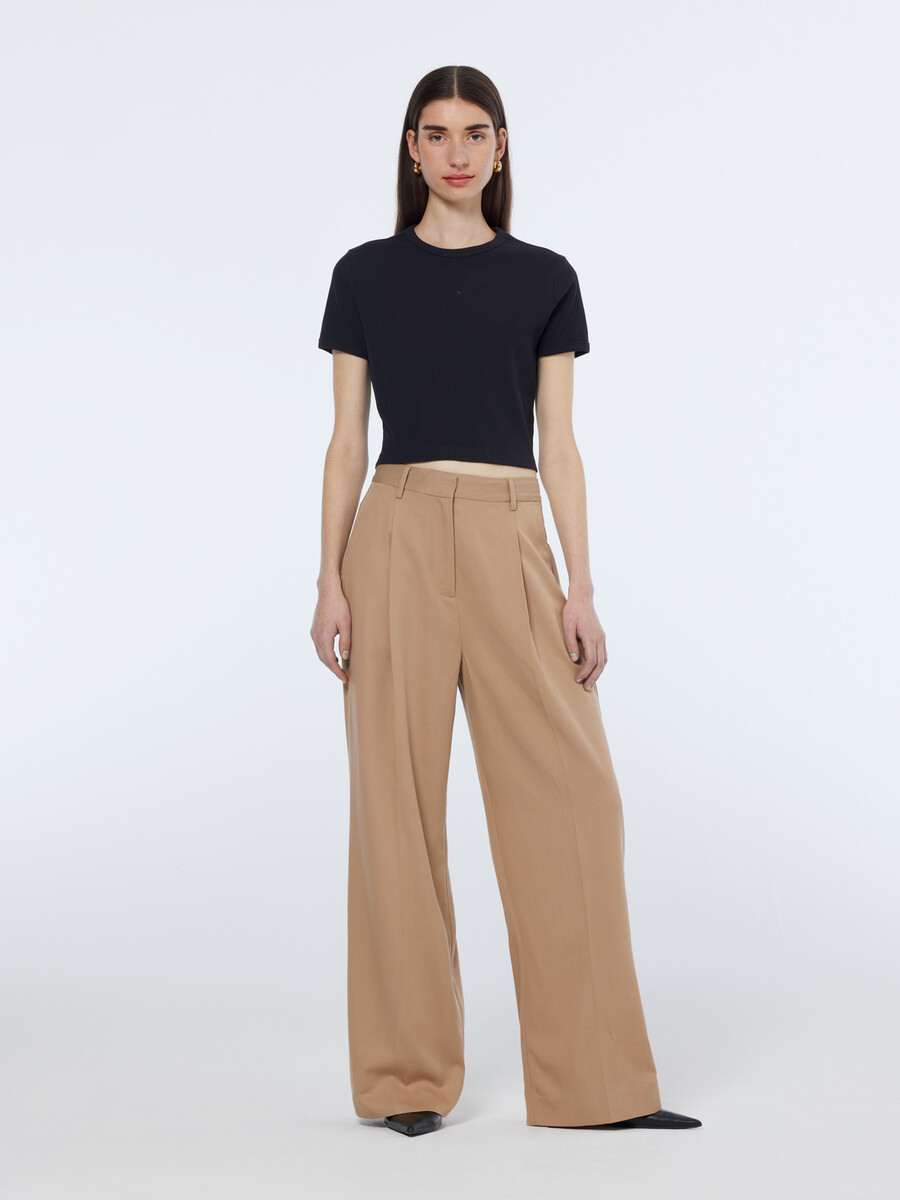 essentials — pantalón chino rosa