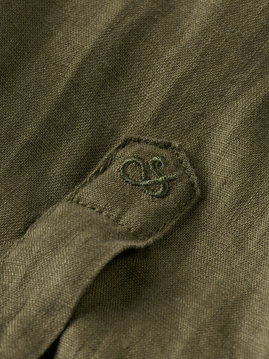 camisa de lino de corte regular