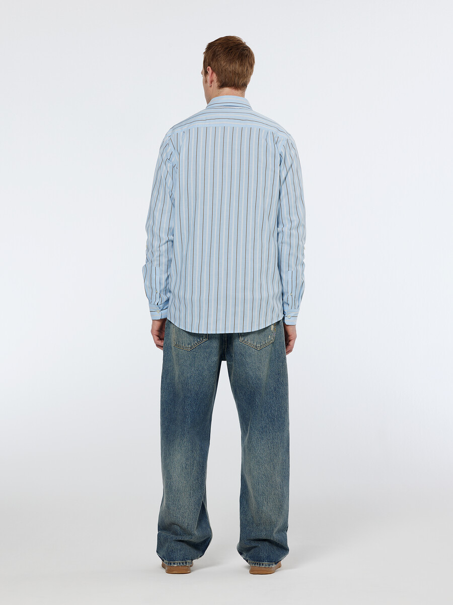 camisa de rayas dobby de corte regular