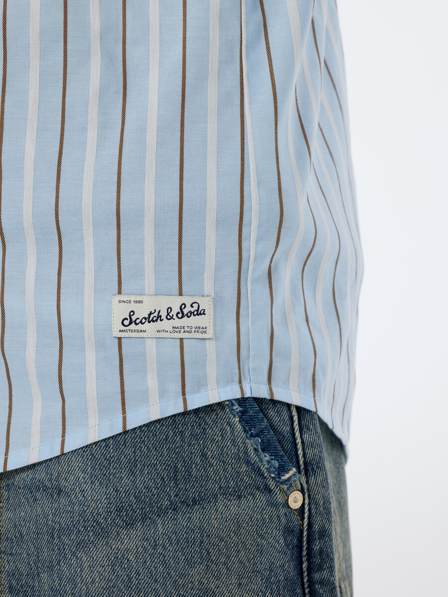 camisa de rayas dobby de corte regular