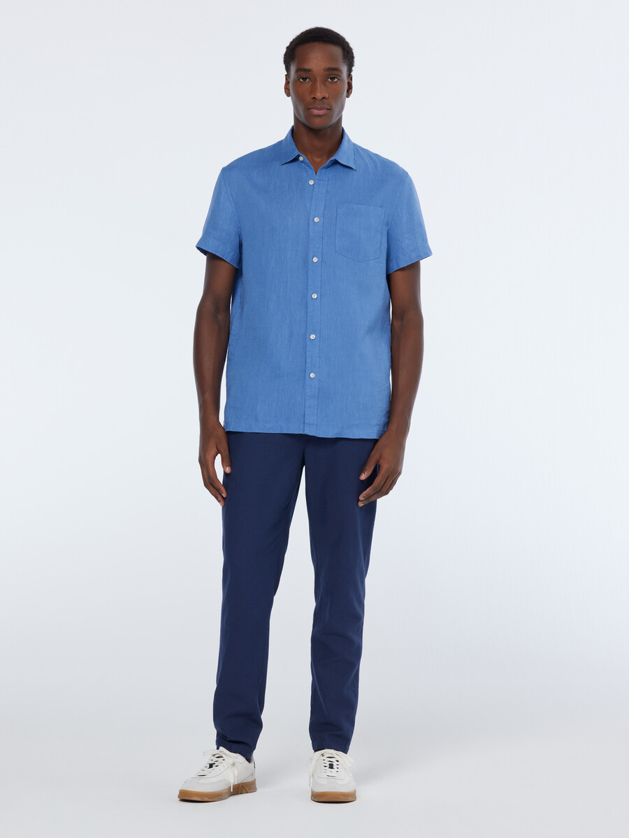 camisa de lino de manga corta de corte regular