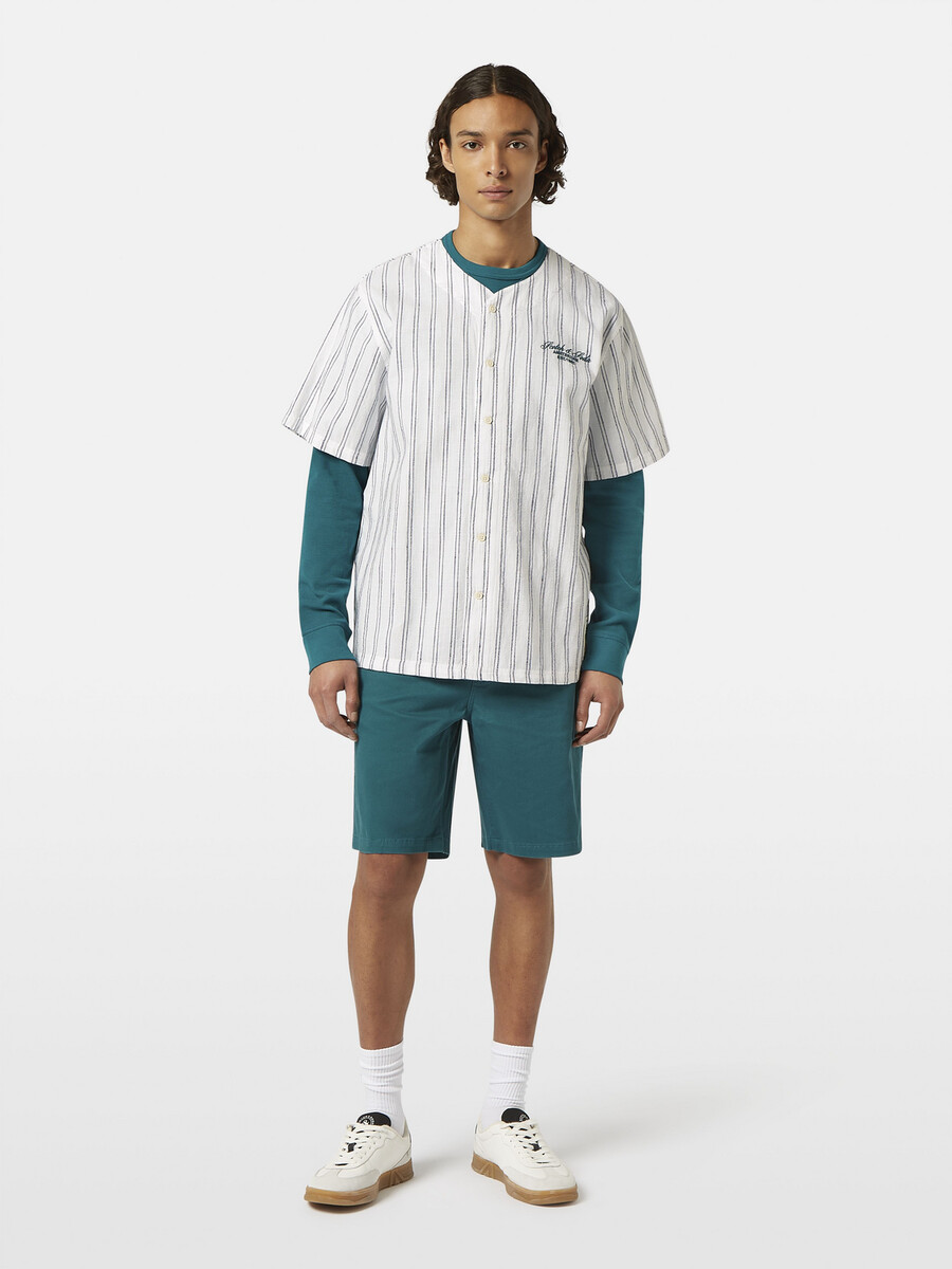 camisa de béisbol de manga corta de corte relajado