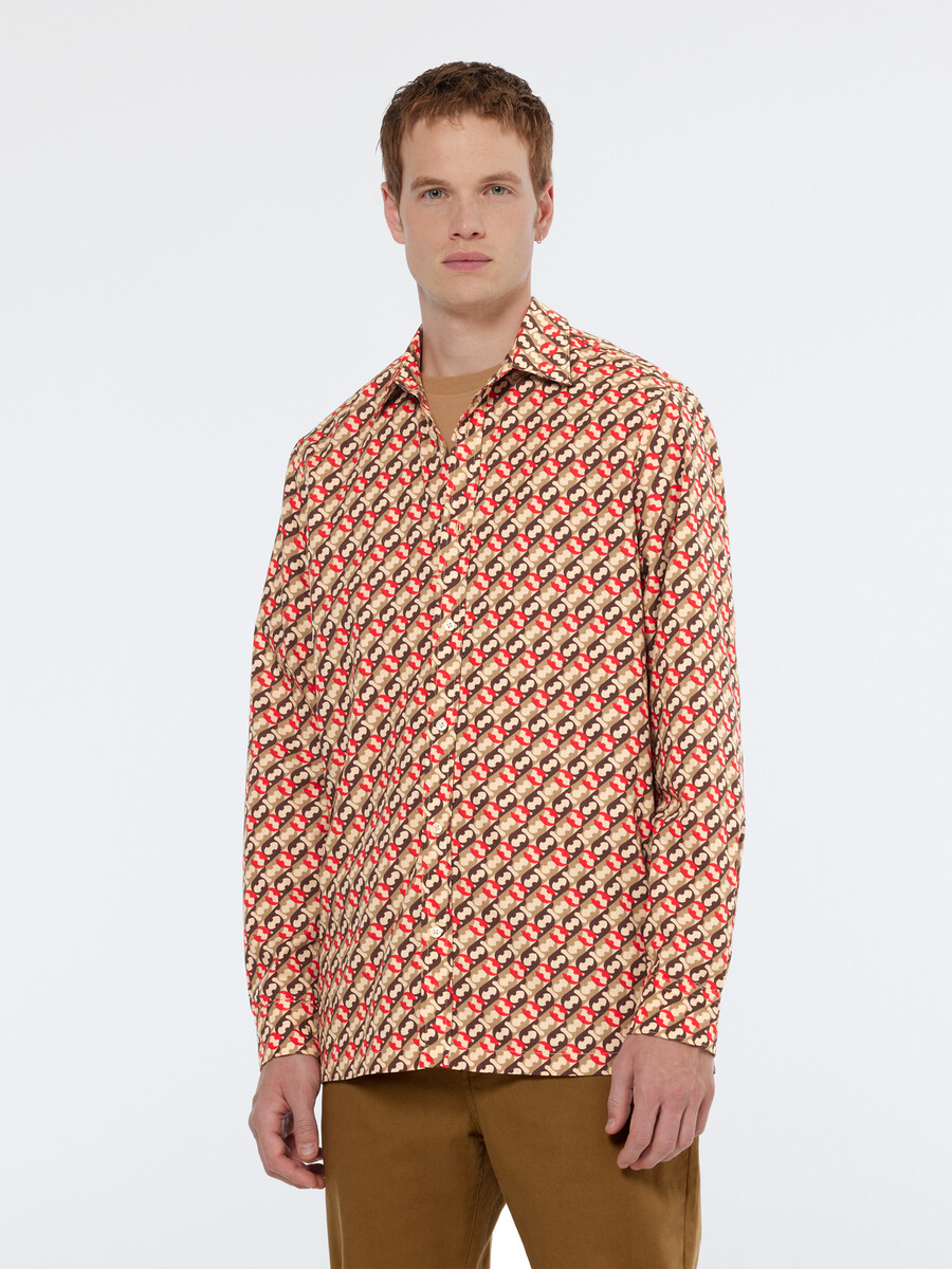 camisa de corte regular con estampado geométrico