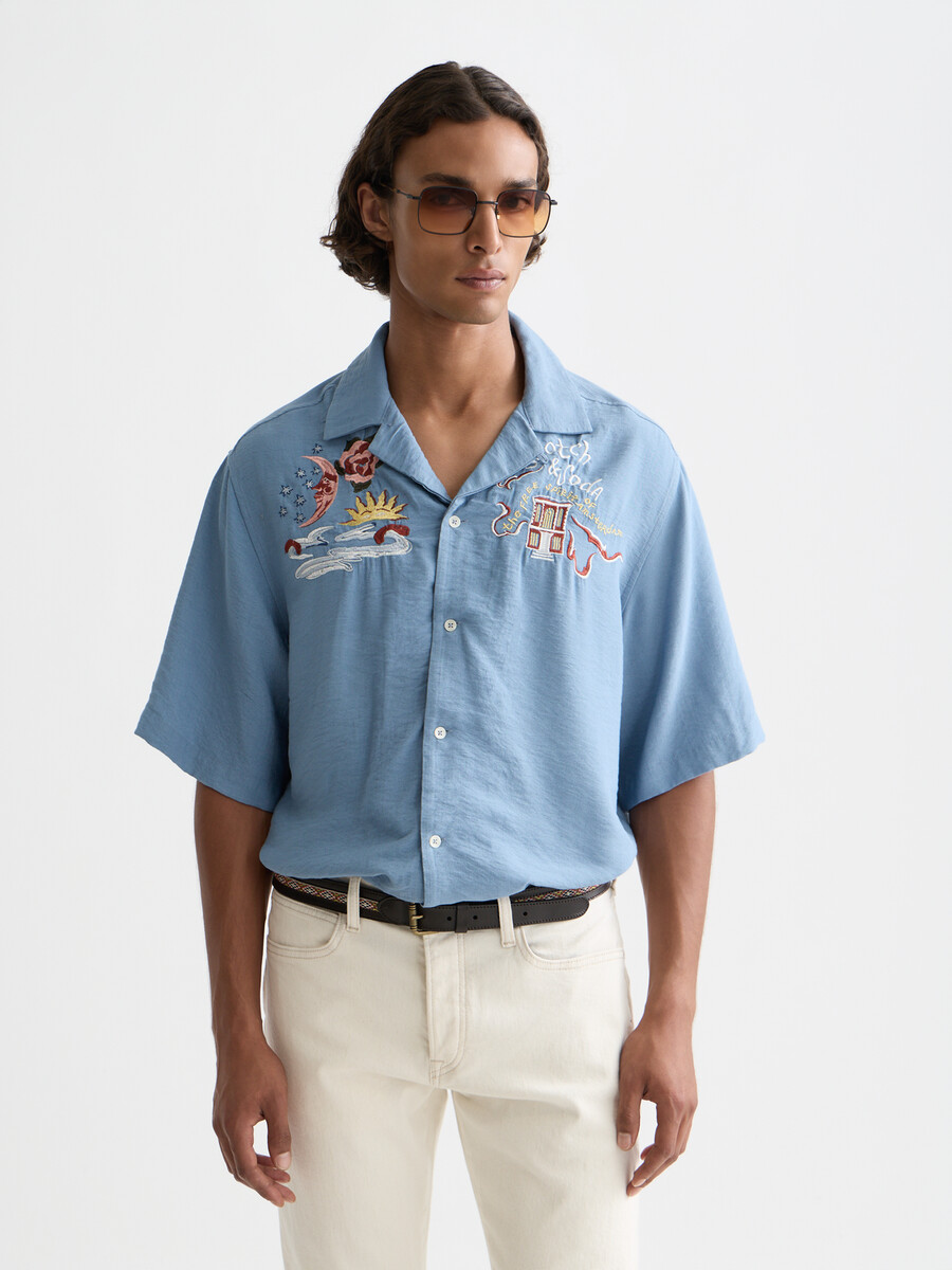 camisa de manga corta holgada del 40.º aniversario