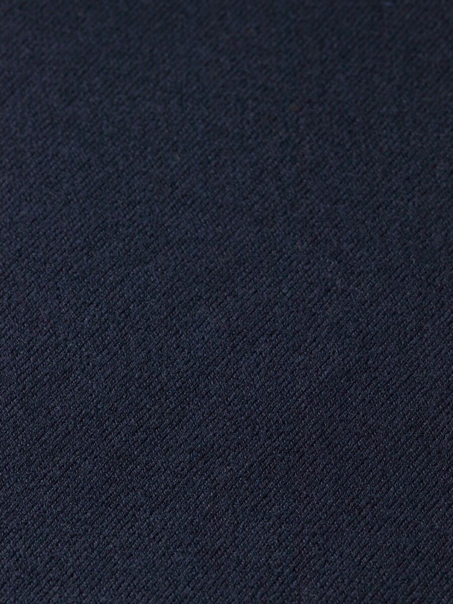 essentials — jersey de cuello alto con hombros caídos