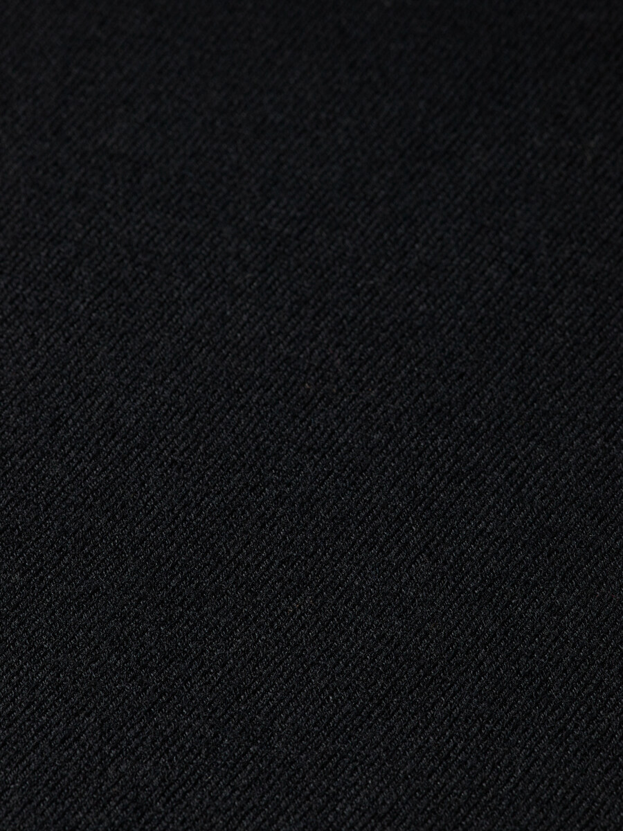 essentials — jersey de cuello alto con hombros caídos