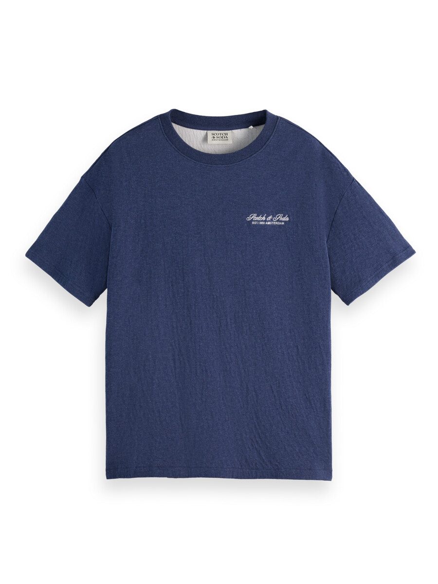 camiseta holgada con logo adherido