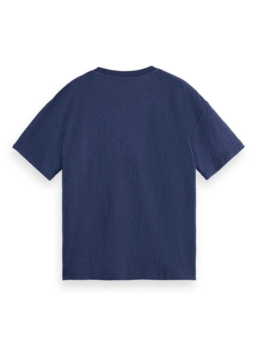 camiseta holgada con logo adherido