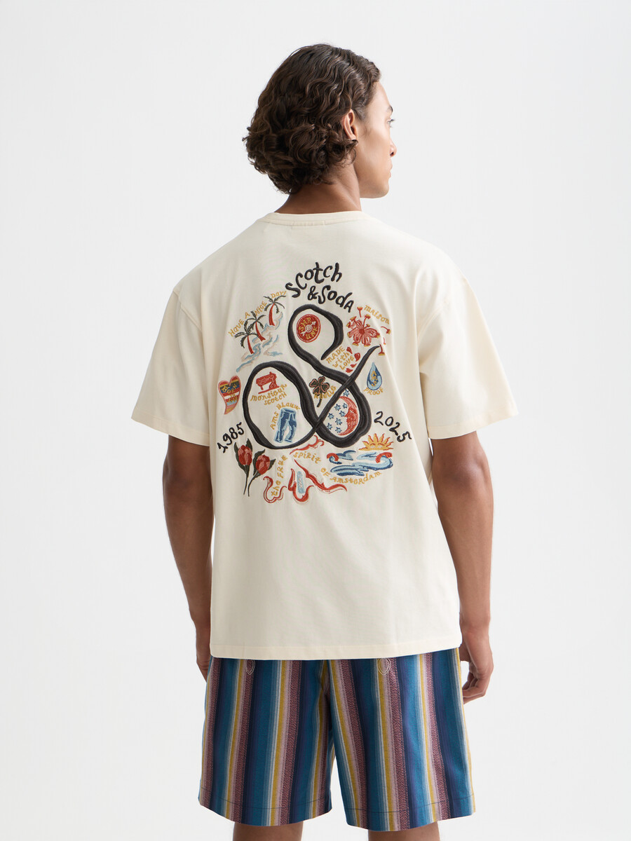 camiseta bordada de corte relajado del 40.º aniversario