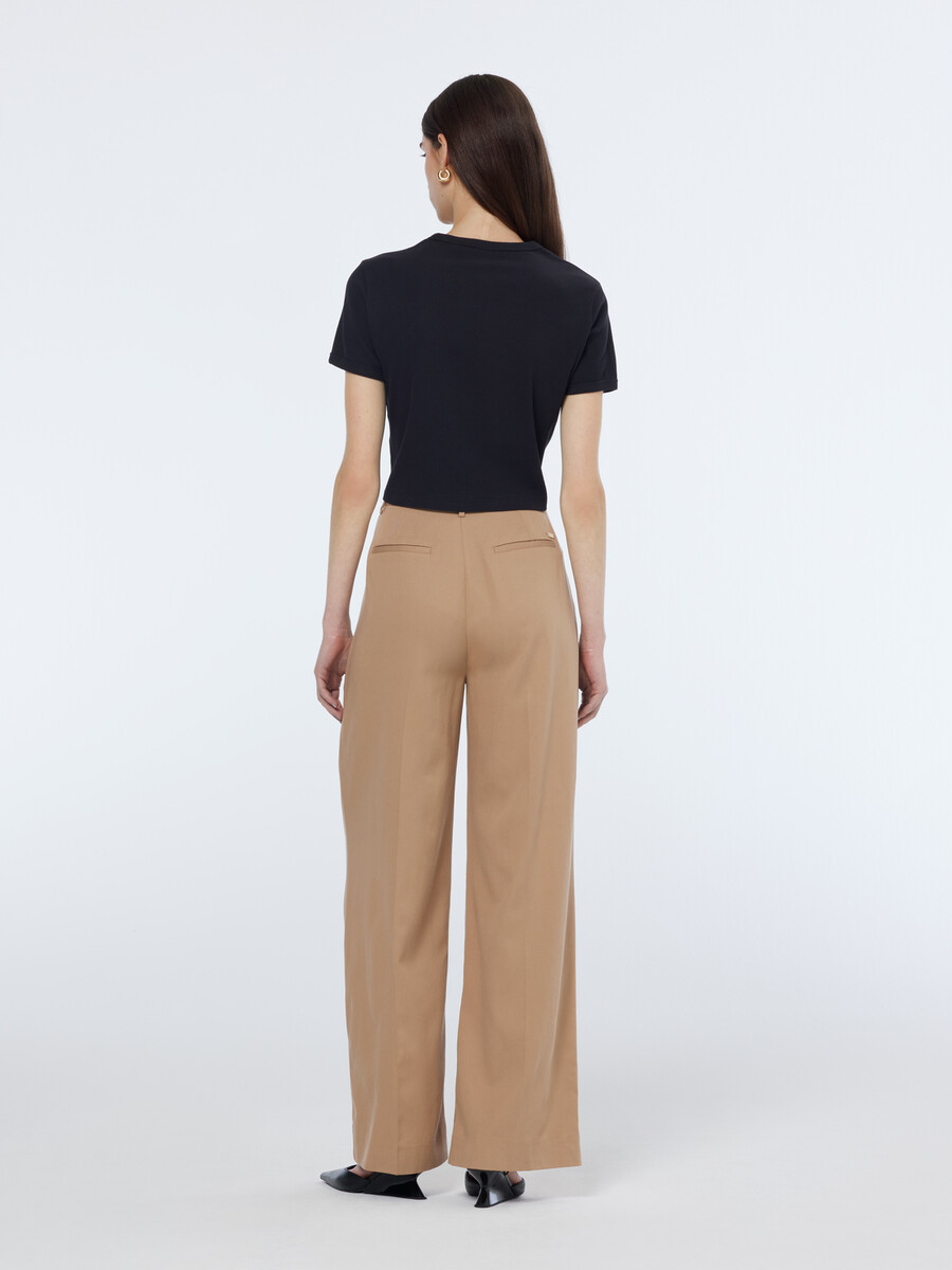 essentials — camiseta de canalé para bebé